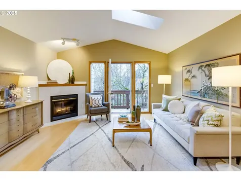 506 NE Lawrence Avenue Portland OR 97232