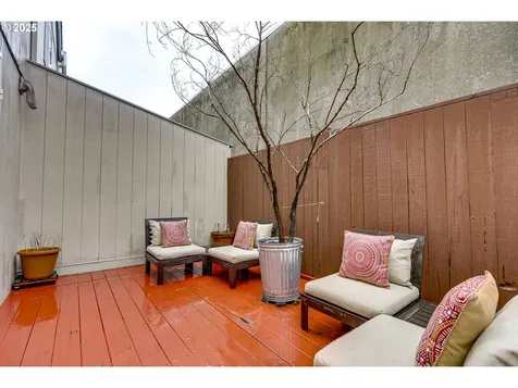 506 NE Lawrence Avenue Portland OR 97232