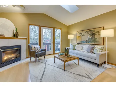 506 NE Lawrence Avenue Portland OR 97232