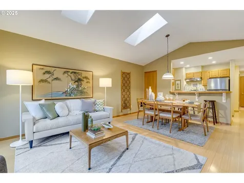 506 NE Lawrence Avenue Portland OR 97232