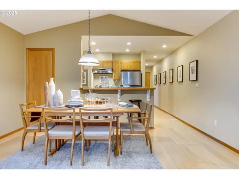 506 NE Lawrence Avenue Portland OR 97232