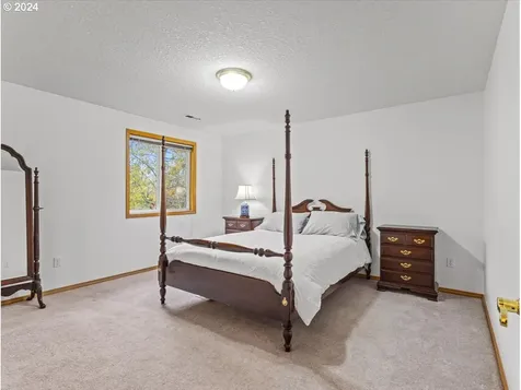 2220 NW 112th Circle Vancouver WA 98685