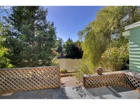 1041 Park Avenue Eugene OR 97404