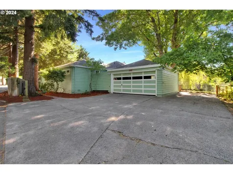 1041 Park Avenue Eugene OR 97404