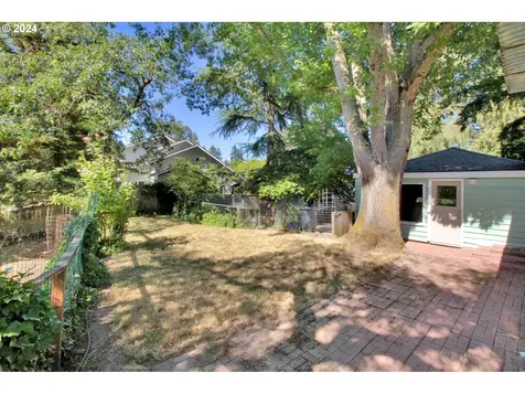 1041 Park Avenue Eugene OR 97404