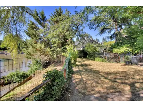 1041 Park Avenue Eugene OR 97404