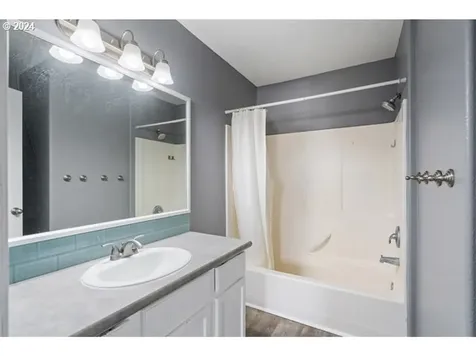 523 NE Montana Avenue Hermiston OR 97838