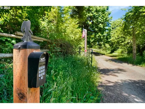 6271 Treehouse Road Monmouth OR 97361
