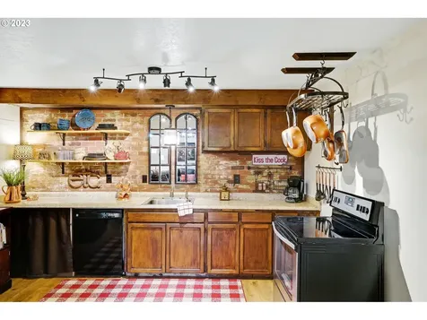 6271 Treehouse Road Monmouth OR 97361