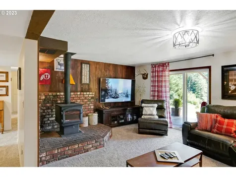 6271 Treehouse Road Monmouth OR 97361