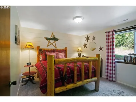 6271 Treehouse Road Monmouth OR 97361
