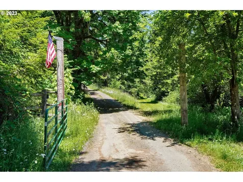 6271 Treehouse Road Monmouth OR 97361