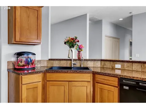 1037 Ruby Clair Drive Creswell OR 97426
