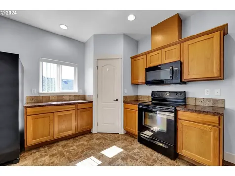 1037 Ruby Clair Drive Creswell OR 97426