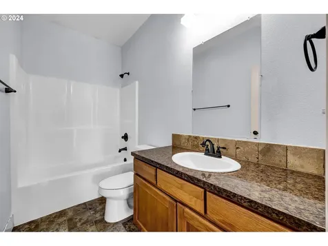 1037 Ruby Clair Drive Creswell OR 97426
