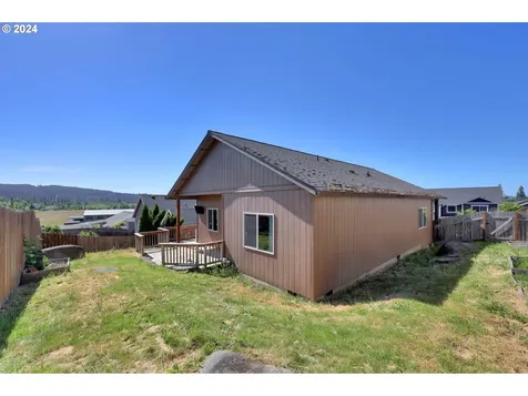 1037 Ruby Clair Drive Creswell OR 97426