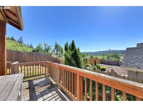 1037 Ruby Clair Drive Creswell OR 97426