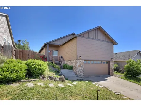1037 Ruby Clair Drive Creswell OR 97426