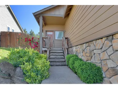 1037 Ruby Clair Drive Creswell OR 97426