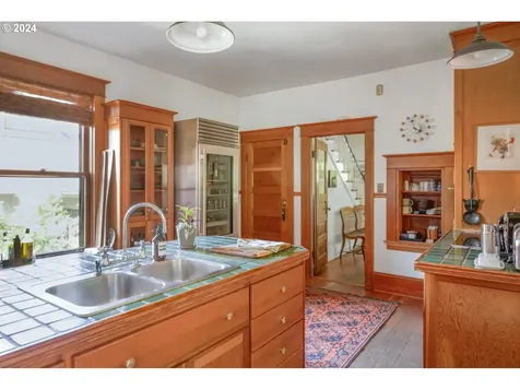 5215 Ne 30th Avenue Portland OR 97211