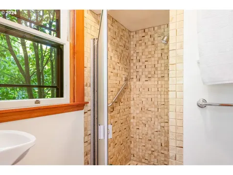 5215 Ne 30th Avenue Portland OR 97211