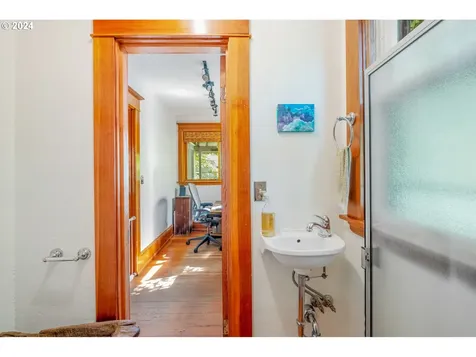 5215 Ne 30th Avenue Portland OR 97211