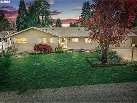4915 Nw Esther Street Vancouver WA 98663