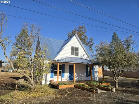 705 Couch Avenue Wallowa OR 97885