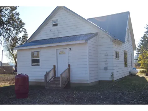 705 Couch Avenue Wallowa OR 97885