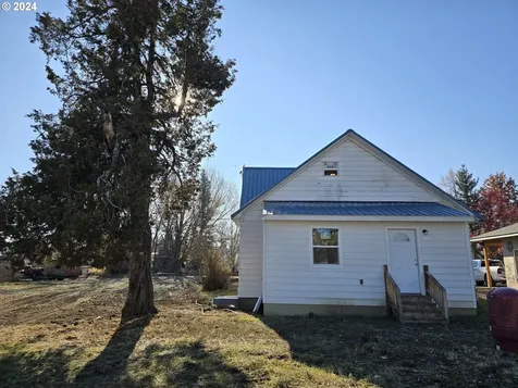 705 Couch Avenue Wallowa OR 97885