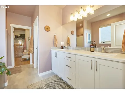 228 N 88th Drive Ridgefield WA 98642