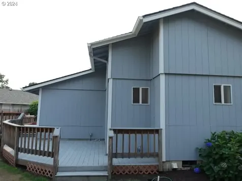 4437 Weathers Street Ne Salem OR 97301