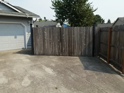 4437 Weathers Street Ne Salem OR 97301