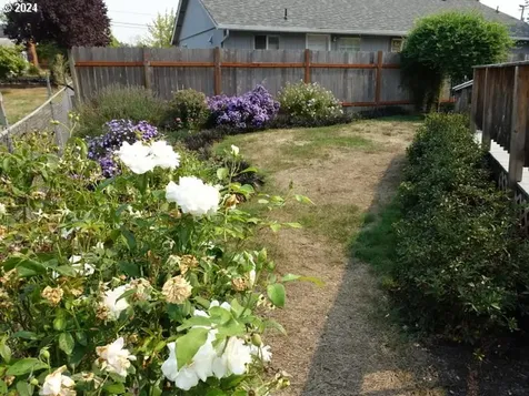 4437 Weathers Street Ne Salem OR 97301
