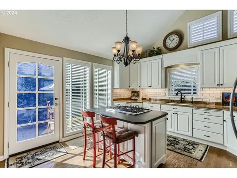 7417 SW Lakeside Drive Wilsonville OR 97070