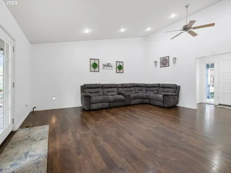 4311 Long Street Sweet Home OR 97386