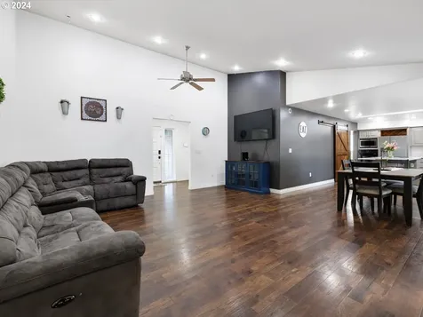 4311 Long Street Sweet Home OR 97386