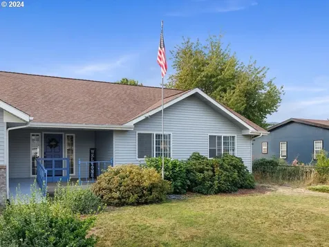 4311 Long Street Sweet Home OR 97386