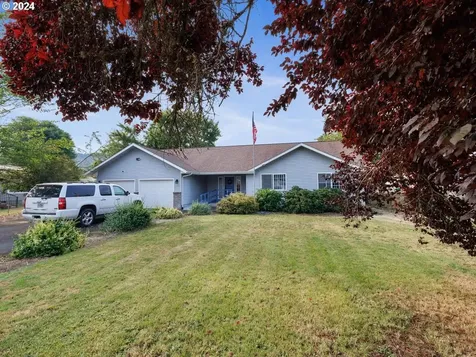 4311 Long Street Sweet Home OR 97386