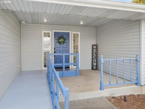 4311 Long Street Sweet Home OR 97386