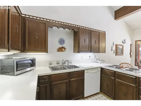 26878 Kingsley Road Scappoose OR 97056