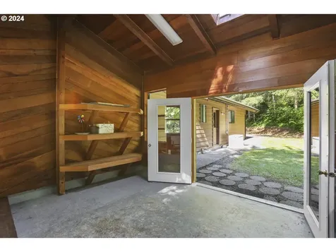 26878 Kingsley Road Scappoose OR 97056