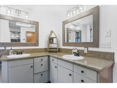11640 SE Hilltop Court Happy Valley OR 97086