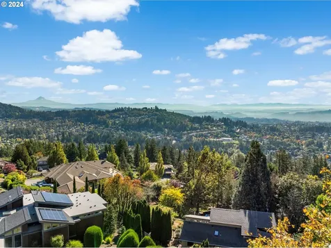 11640 SE Hilltop Court Happy Valley OR 97086