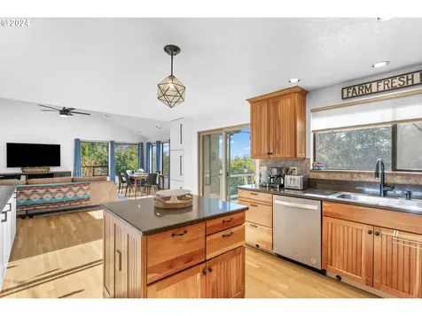 11640 SE Hilltop Court Happy Valley OR 97086