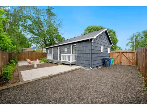 4203 Se Liebe Street Portland OR 97206