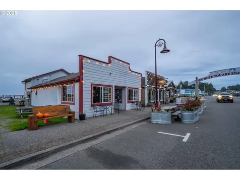 365 2nd Street SE Bandon OR 97411