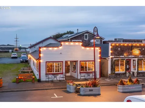 365 2nd Street SE Bandon OR 97411