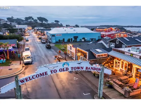 365 2nd Street SE Bandon OR 97411