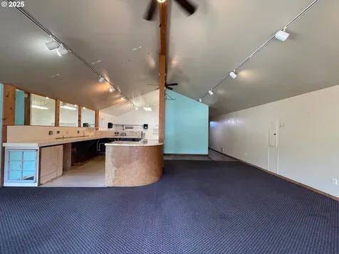 365 2nd Street SE Bandon OR 97411